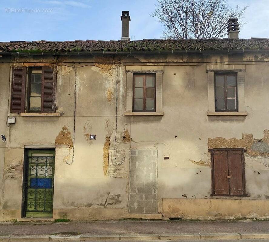 Maison à LA TOUR-DU-PIN