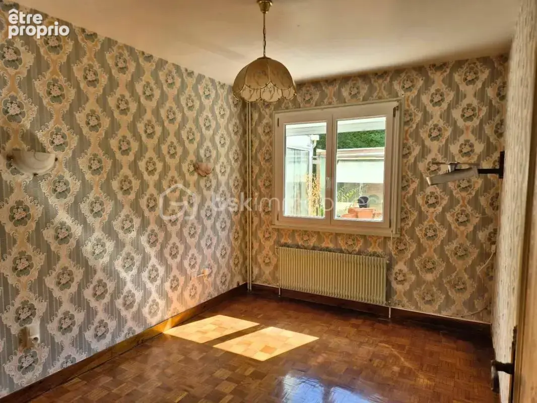 Maison 93m² centre-ville avec terrain 448m², veranda+balcon,sous-sol complet et Gare - photo 8