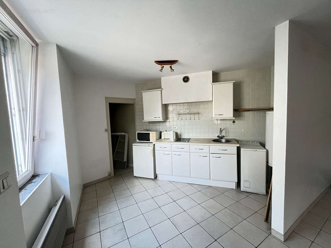 Bourg Hyper centre A vendre Appartement  1 pièce(s) studio 33m2 - photo 4