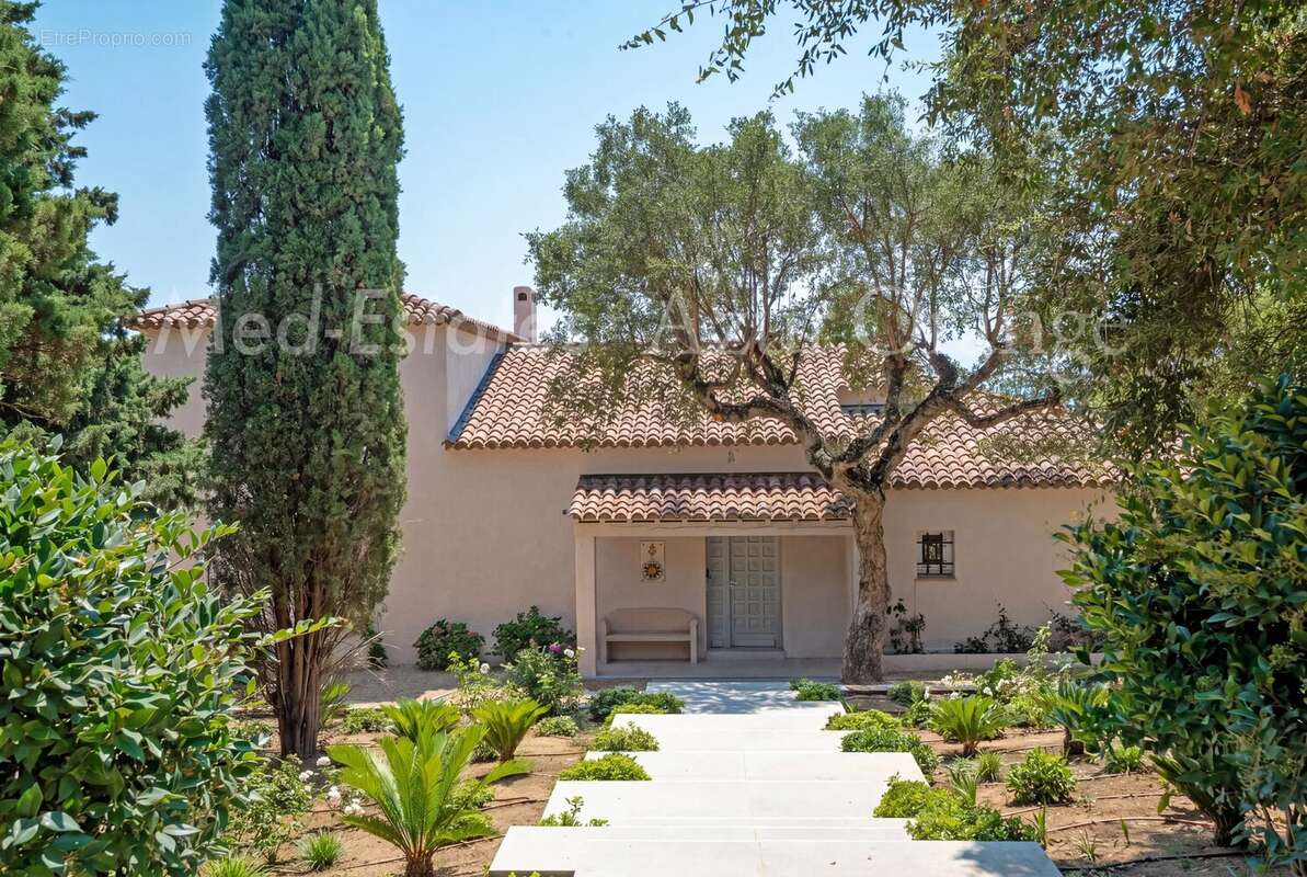 Élégante villa provençale rénovée avec vue mer – Domaine privé à Grimaud - photo 36