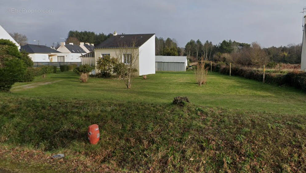 Terrain à BRANDERION