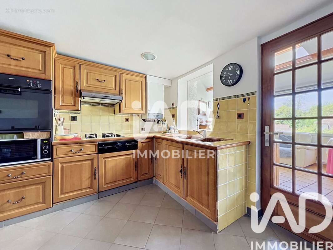 Maison 135 m² à Tournan-En-Brie  - photo 7