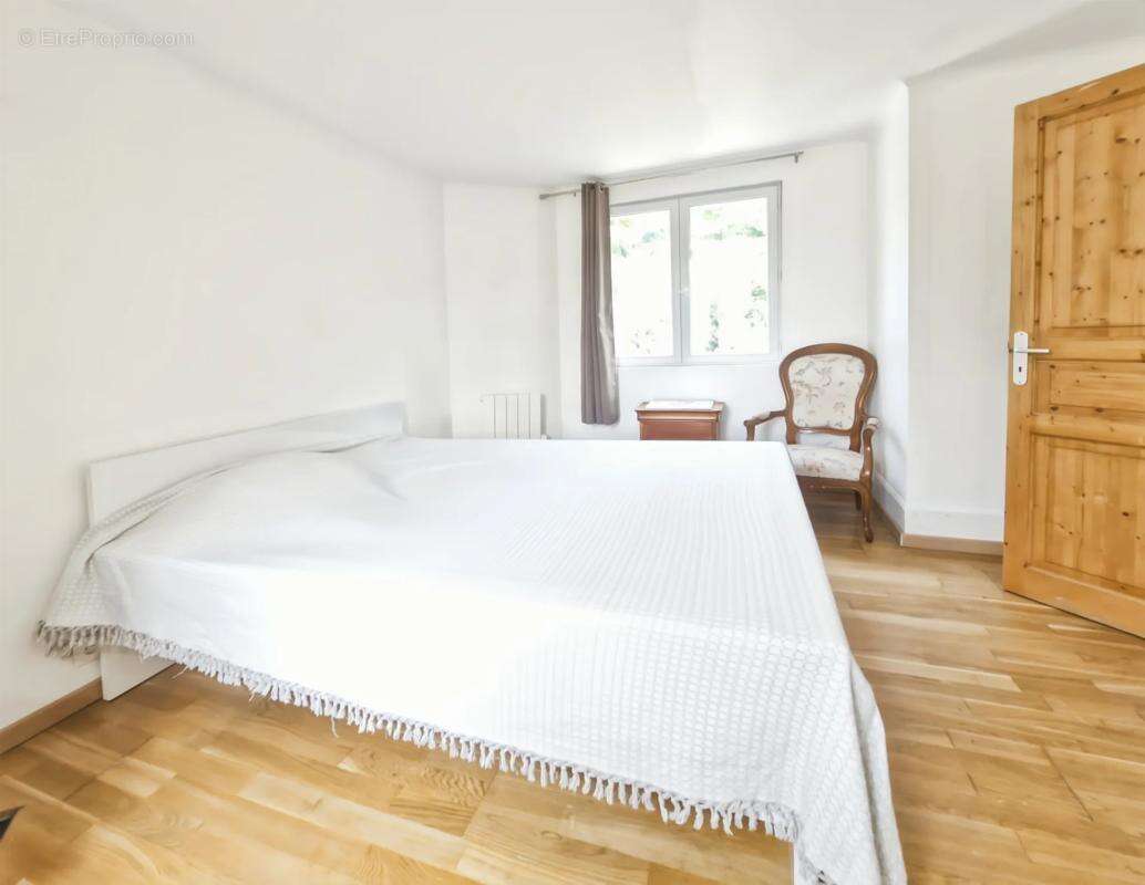 Maison à MONTREUIL-AUX-LIONS