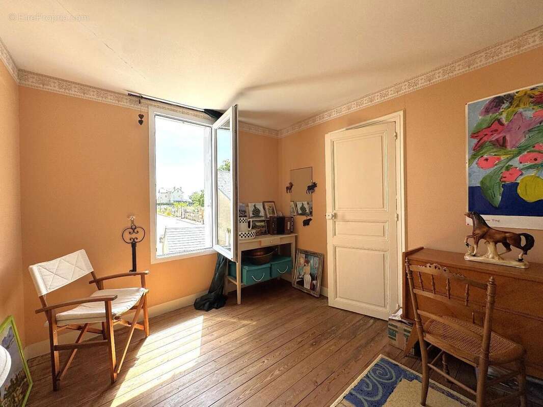   - Maison à OIRON