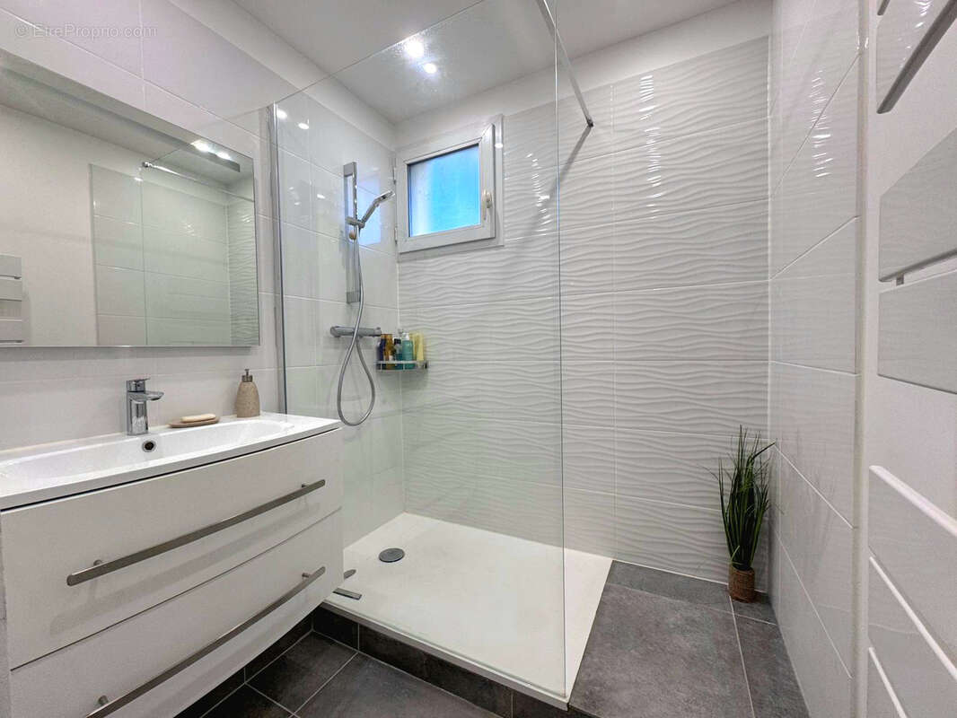 Appartement à MARSEILLE-9E