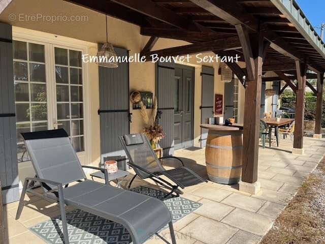 Maison en pierres, 4 chambres, 2 sde, garage, car-port, atelier, véranda, sur 4750 m2 clos. - photo 16