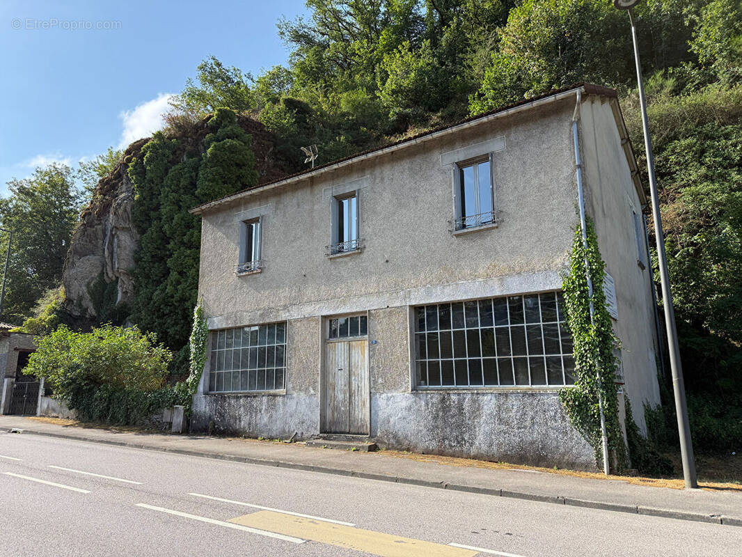 Maison à SAINT-LEONARD-DE-NOBLAT