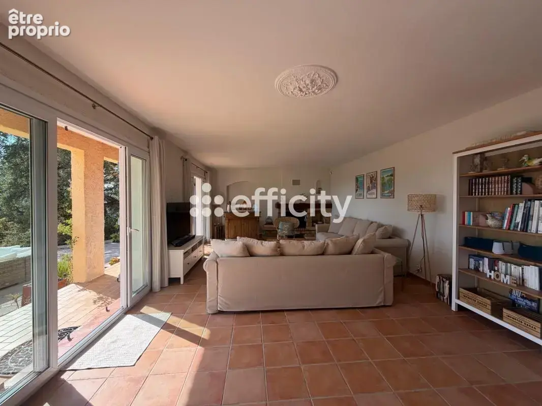 Maison 7 pièces 165 m² à vendre à Pierrefeu-Du-Var (83390) - photo 10