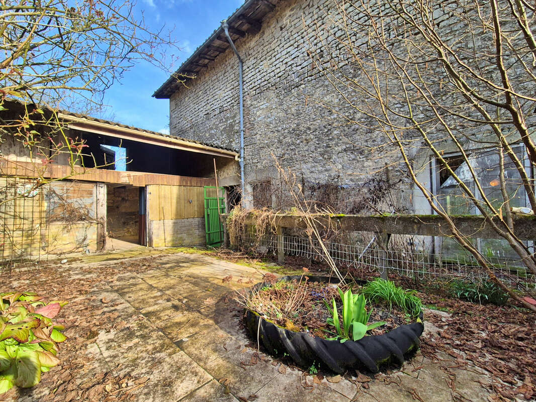 Maison à BOVEE-SUR-BARBOURE