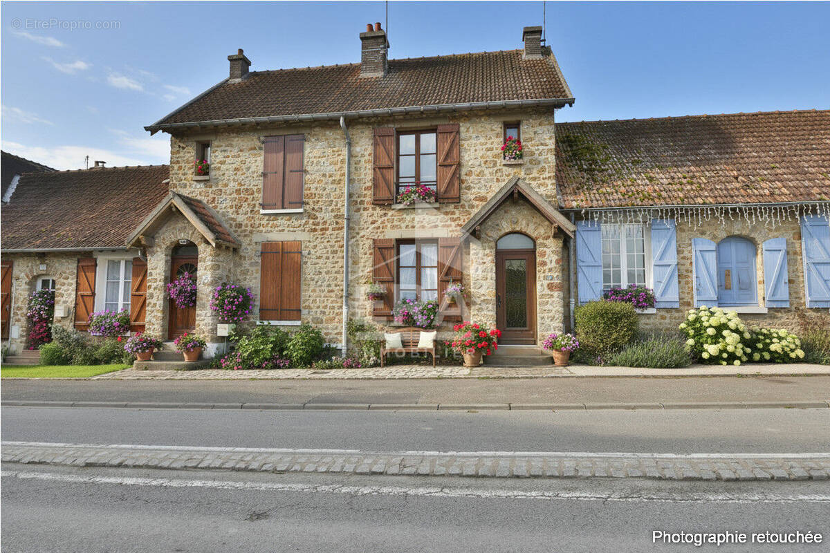 Maison à MAREIL-LE-GUYON