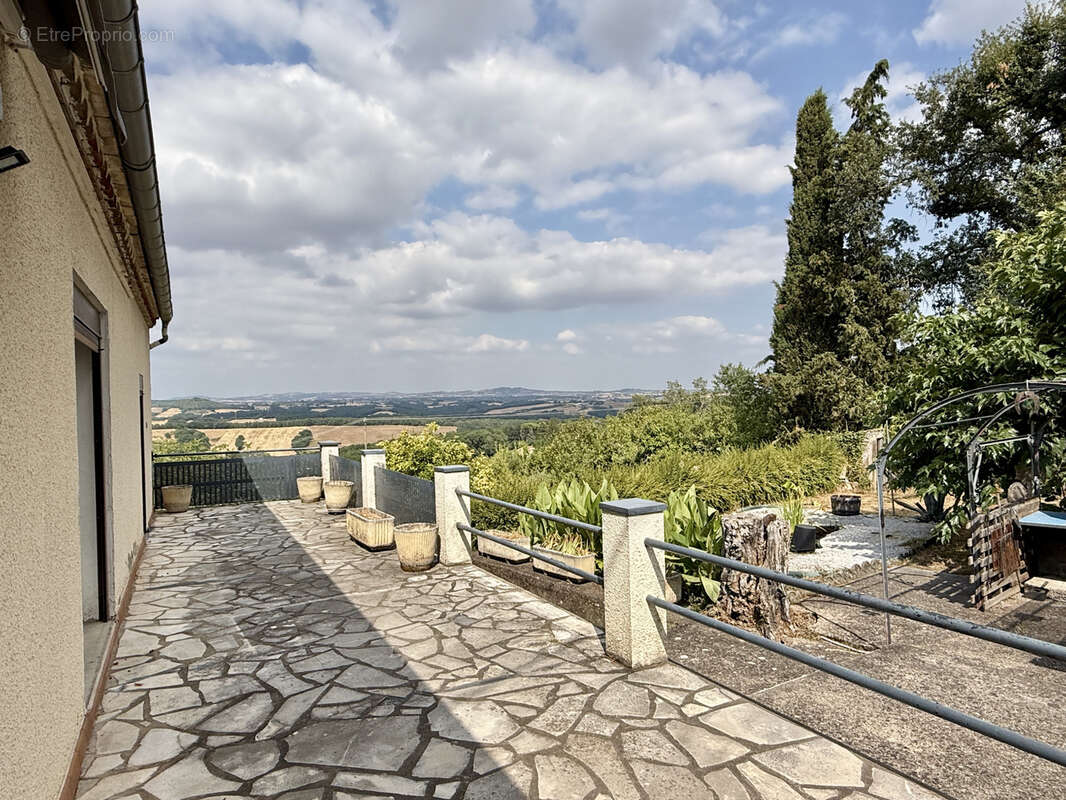 Cagnac les Mines - Maison T5 - 112 m2 - environ 1500 m2 - Superbe point de vue. - photo 5
