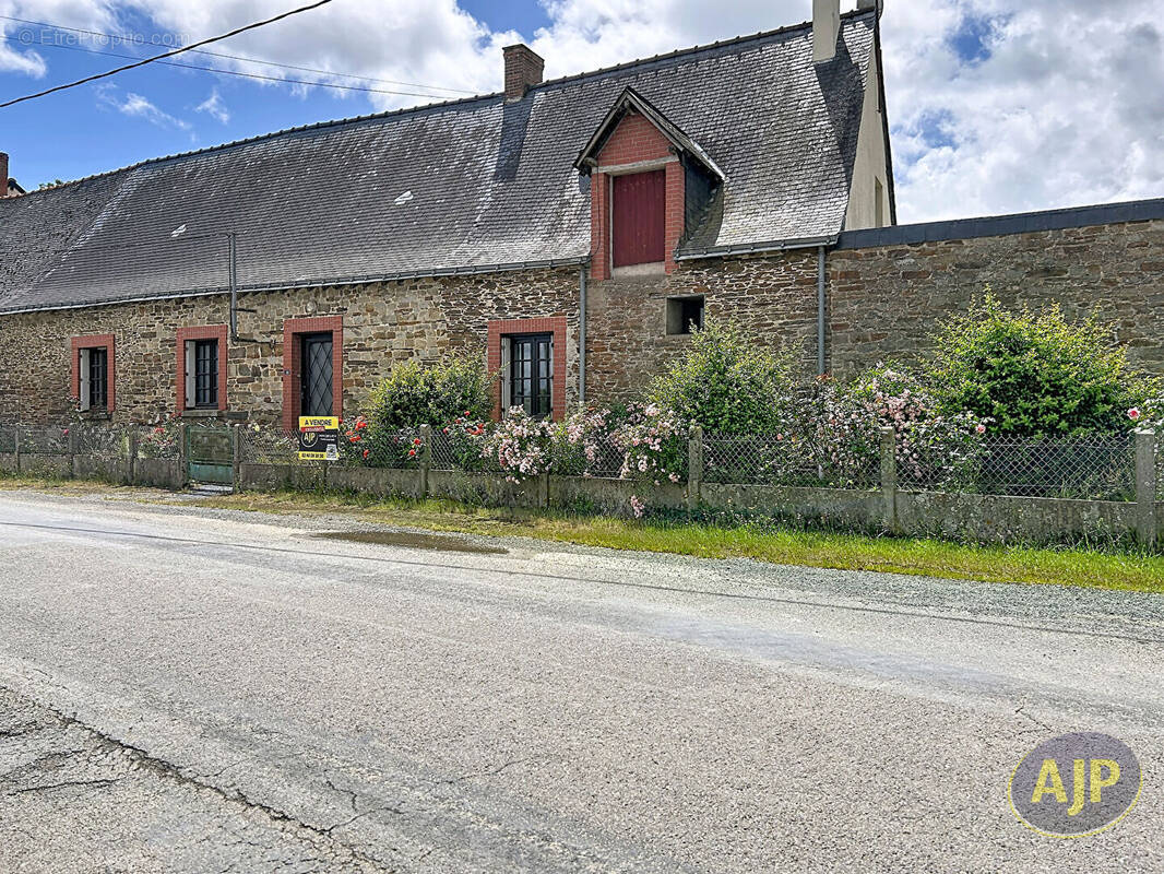 Maison à ROUGE
