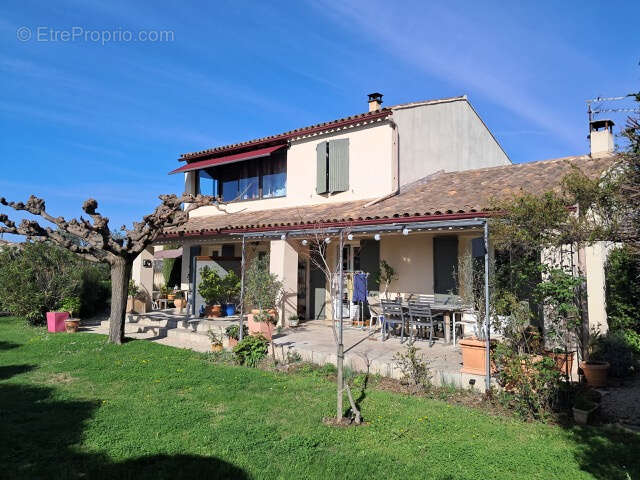 Maison à PERNES-LES-FONTAINES