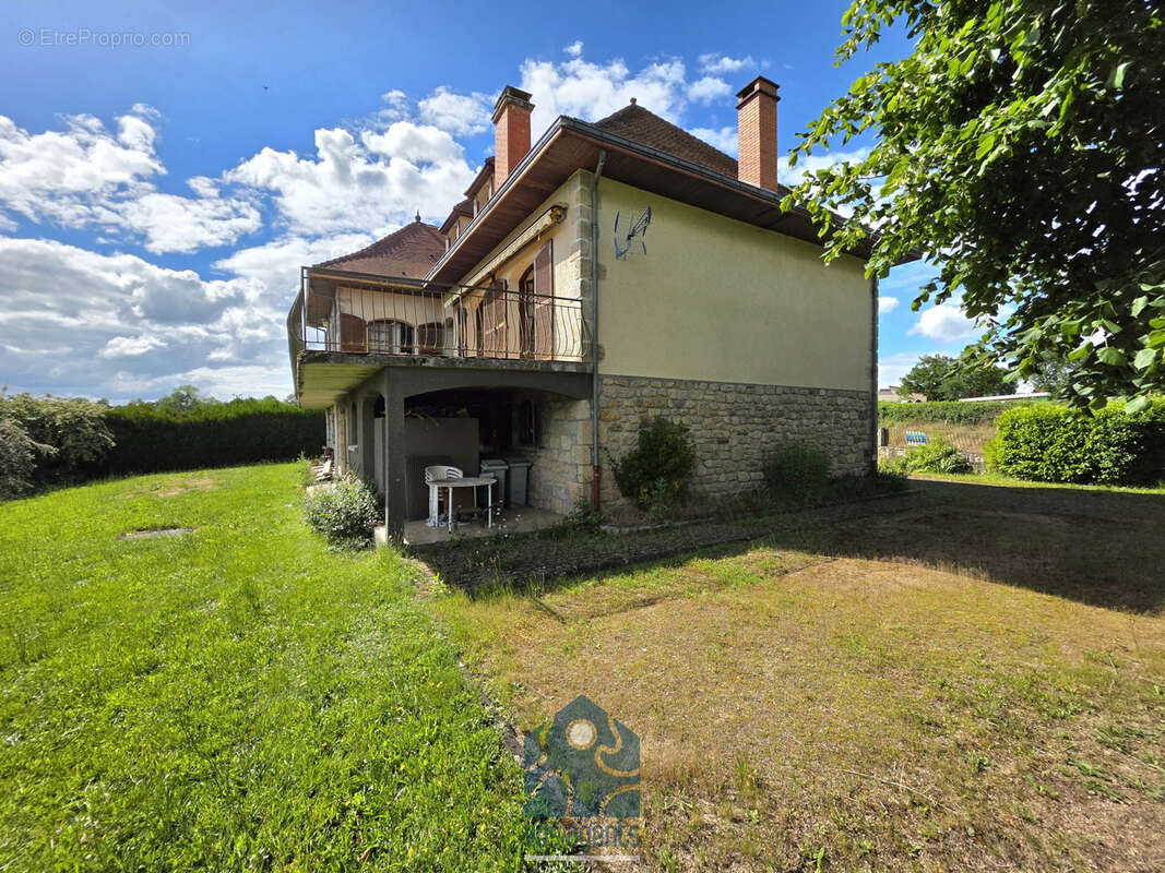 Maison 10 pièces avec terrasse, garage, appartement indépendant, cave et four à pain - photo 23