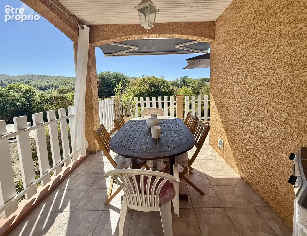 Belle propriété moderne avec terrain et piscine - photo 12