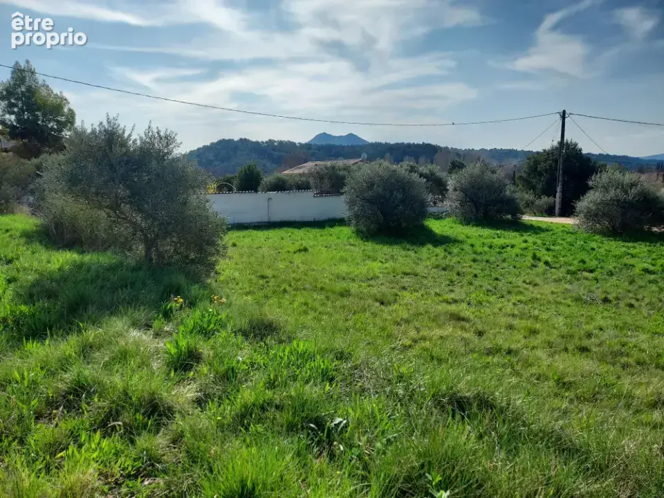 Terrain 691 m² à Barjols  - photo 2