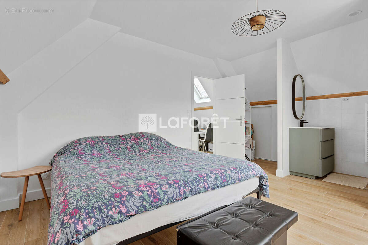 Maison à SAINT-MAURICE-MONTCOURONNE