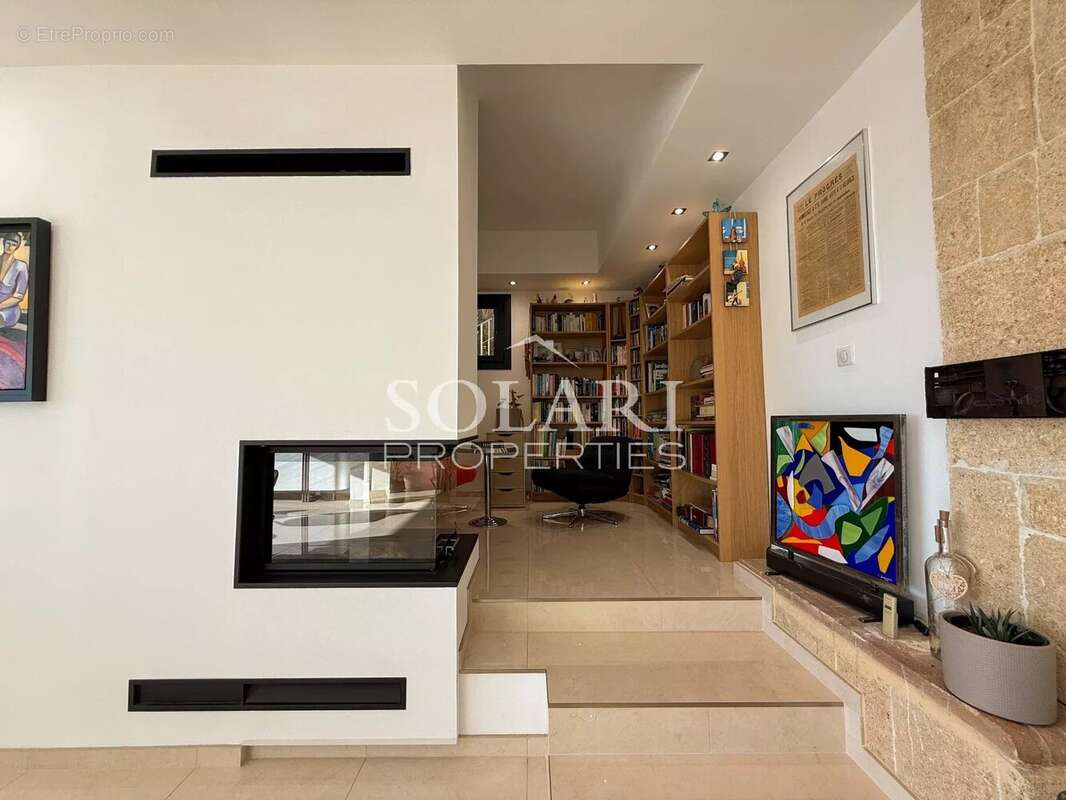 Maison à MANDELIEU-LA-NAPOULE