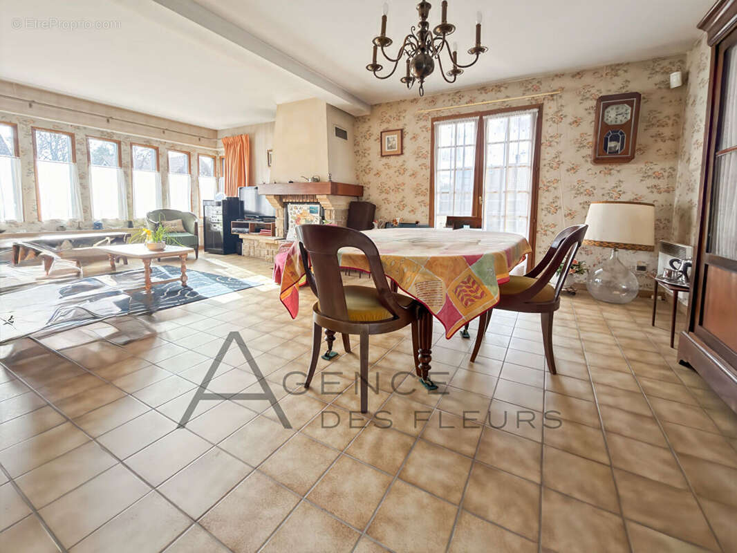 Maison 141 m² à Saint-Aubin-Les-Elbeuf  - photo 7