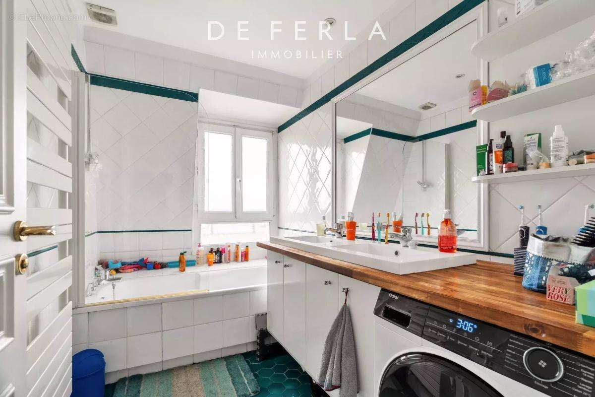 Appartement à PARIS-14E