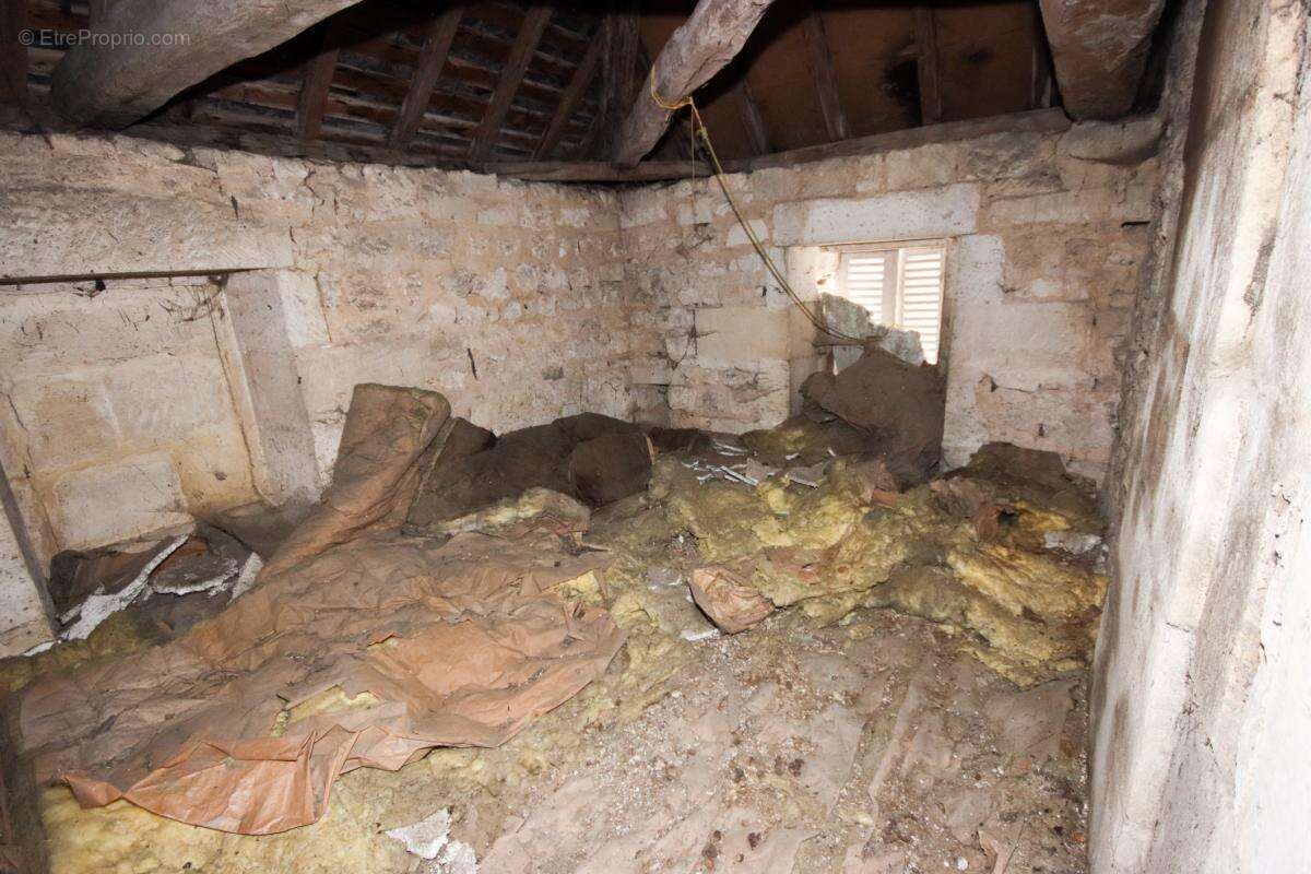 Maison à ROULLET-SAINT-ESTEPHE