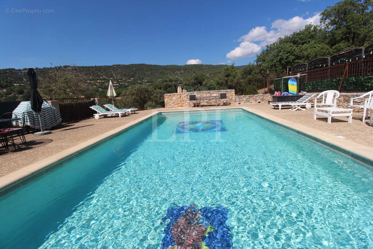 Maison à SAINT-SATURNIN-LES-APT