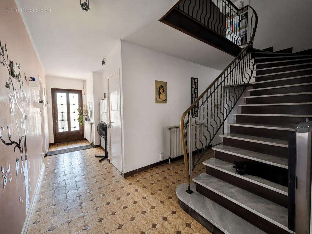 Maison de 280 m² à Perrigny - photo 18