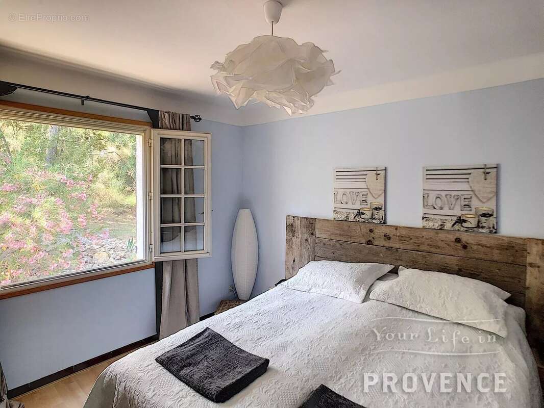 Maison à SAINT-ANTONIN-DU-VAR