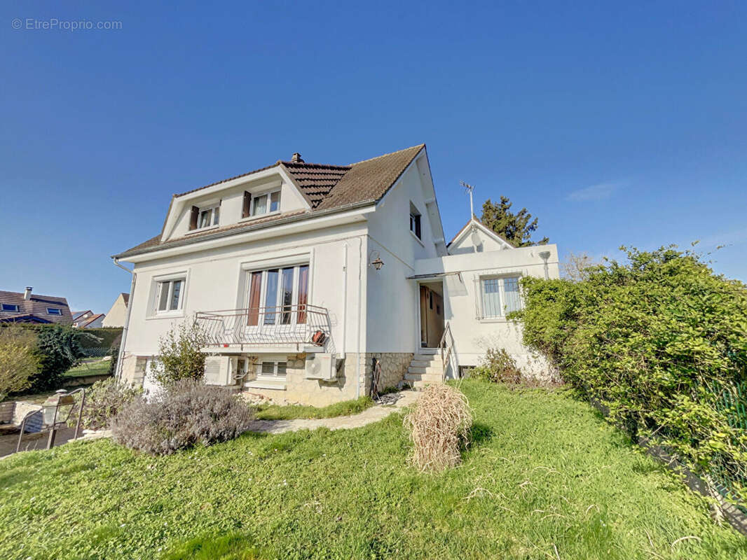 Maison proche gare 160 m2 - photo 2