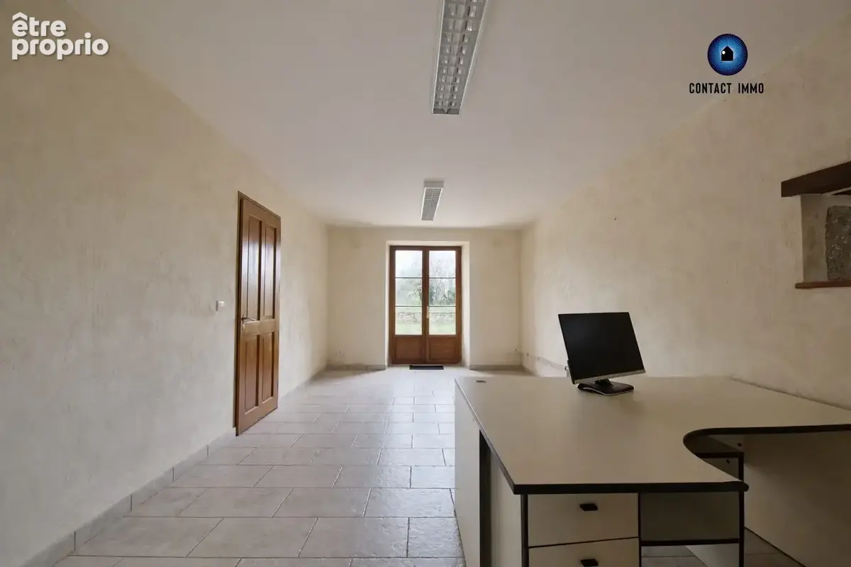 Maison 10 pièces 278 m² à vendre à Gouzon (23230) - photo 8