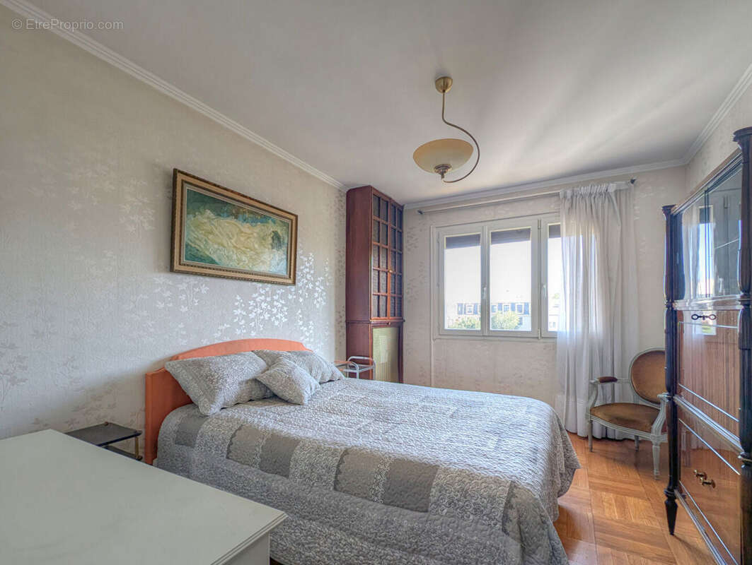 Appartement La Garenne Colombes 2 pièce(s) 44.44 m2 - photo 3