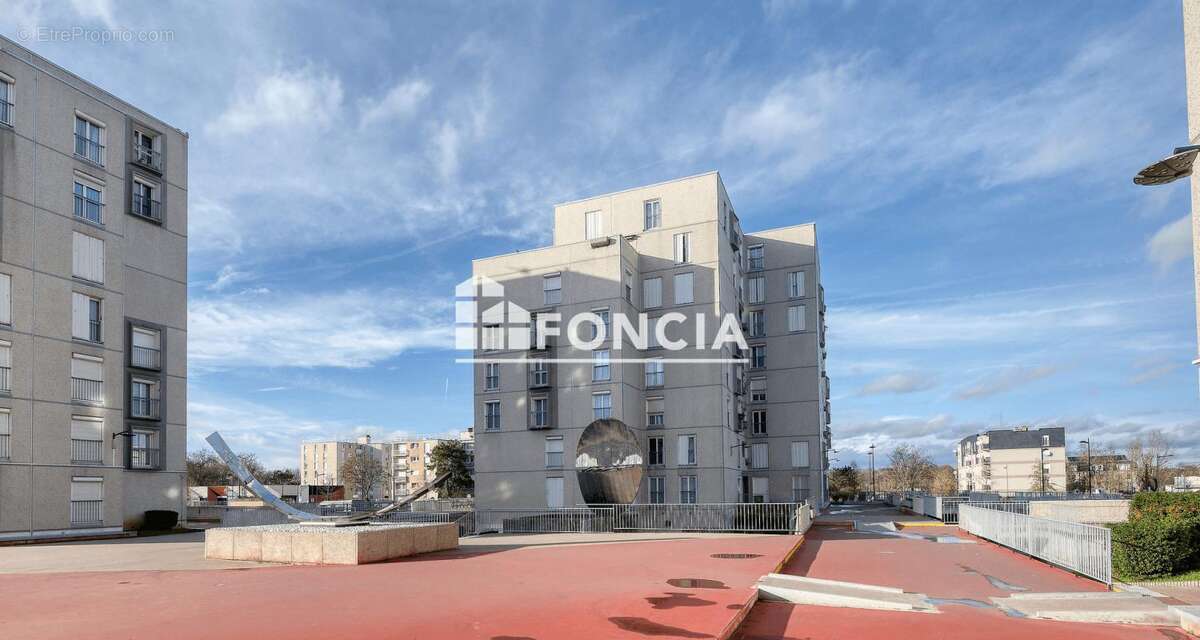 Appartement à DAMMARIE-LES-LYS