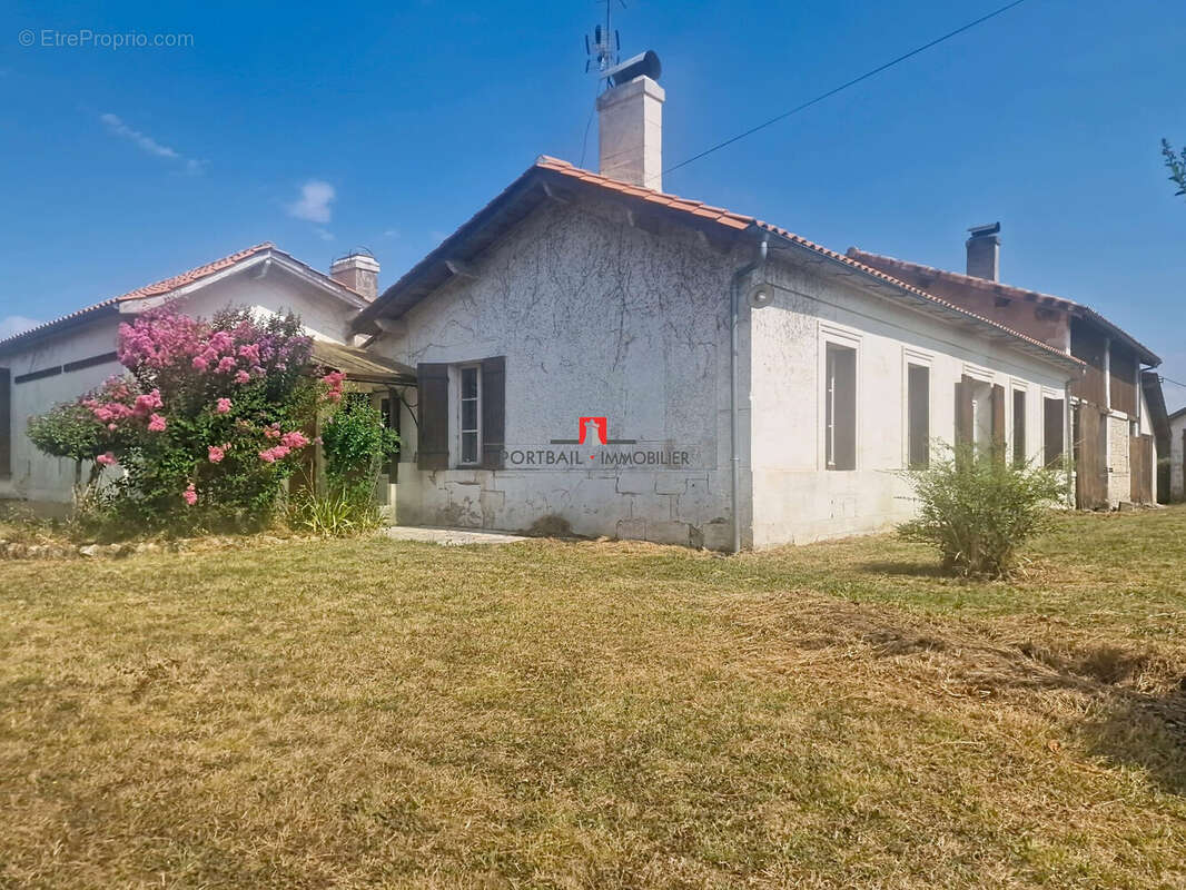 Maison 166 m² à Saint-Christoly-De-Blaye  - photo 2