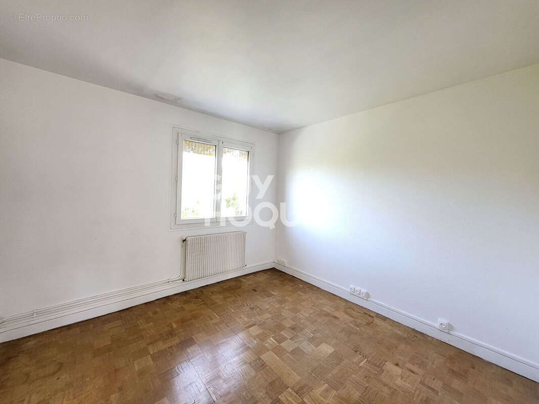 Appartement à LA CELLE-SAINT-CLOUD