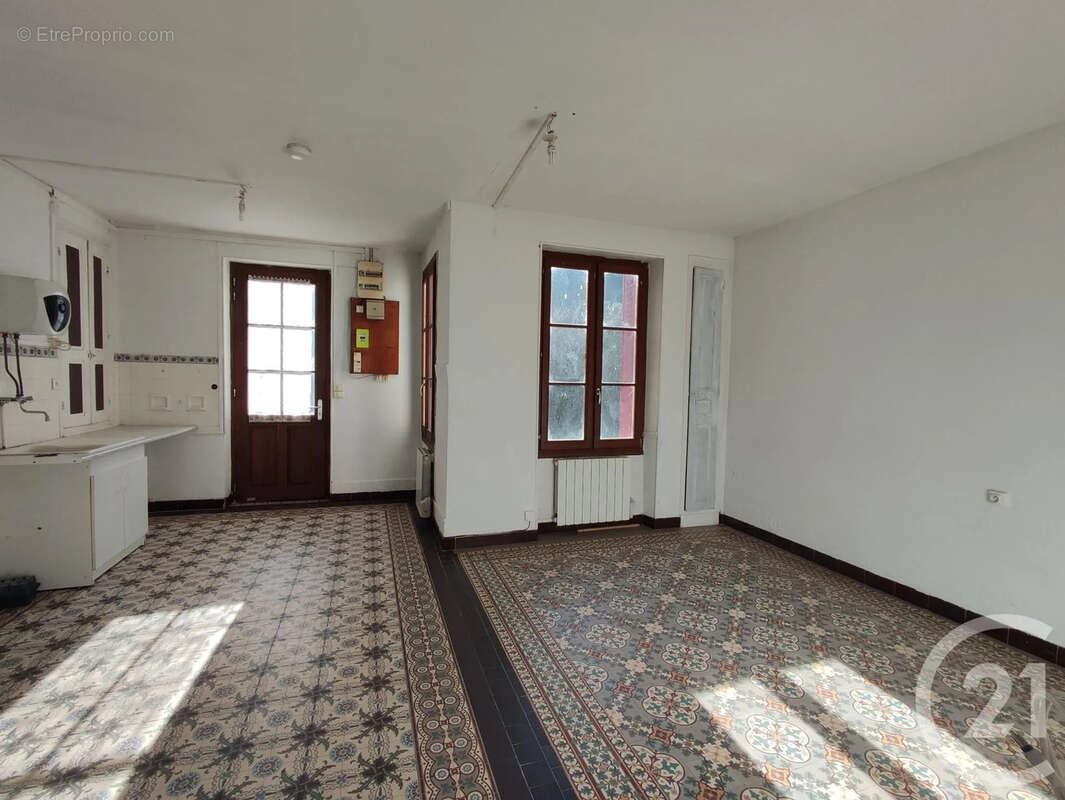 Maison à SAINT-AMAND-EN-PUISAYE