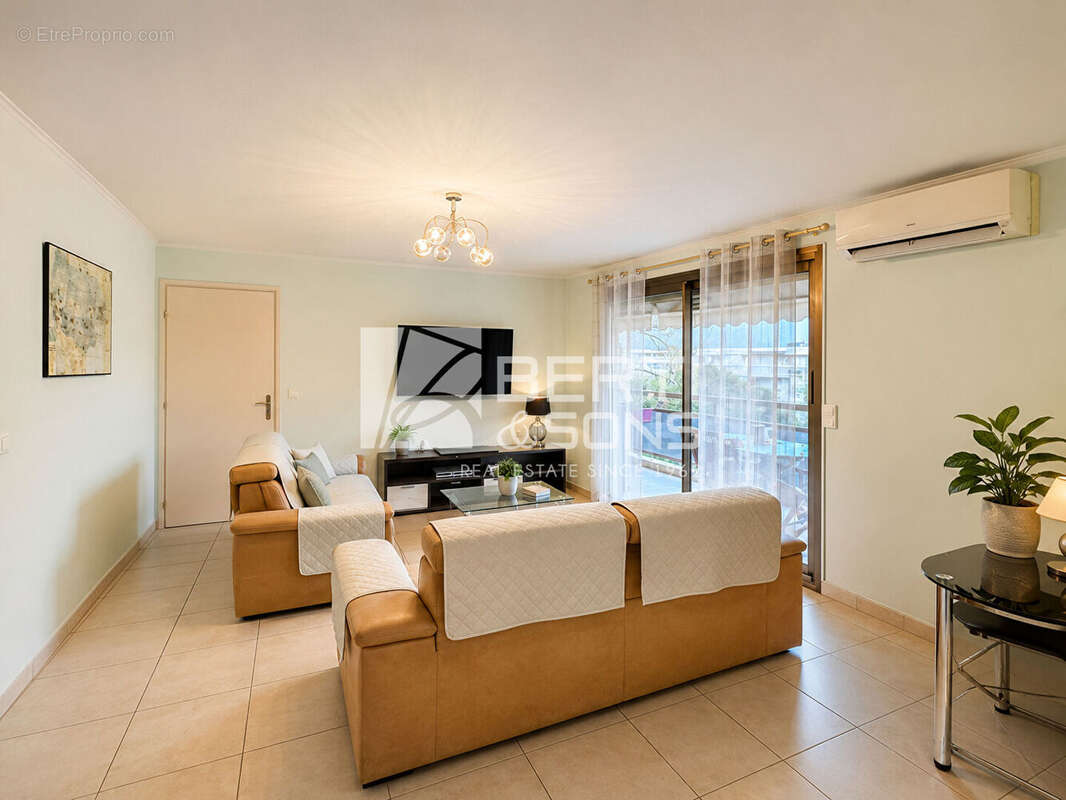 Appartement à MANDELIEU-LA-NAPOULE