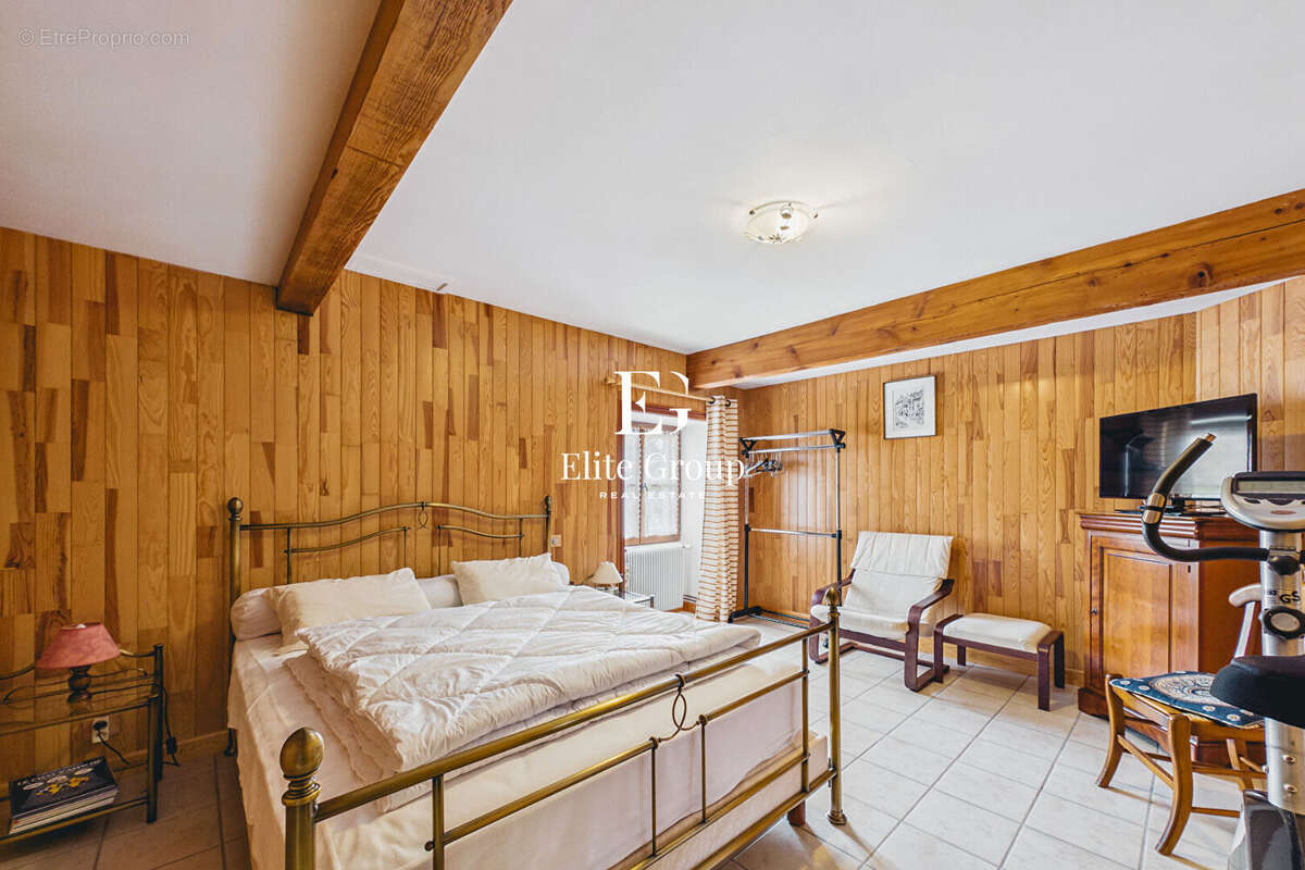 Maison à GENAC
