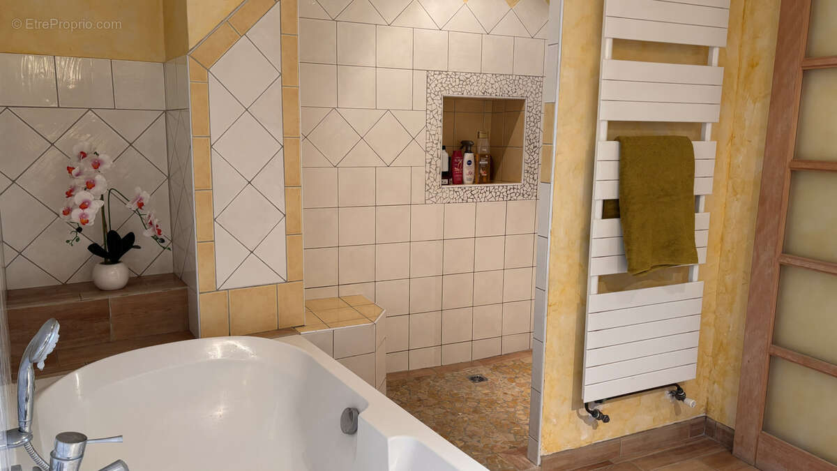 Maison à ETOILE-SUR-RHONE