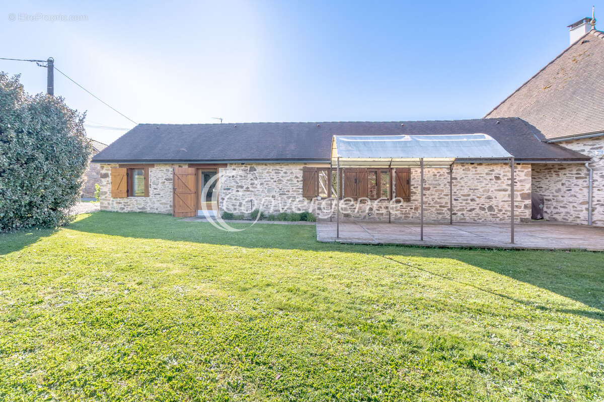 Maison à SAINT-GERMAIN-LES-BELLES