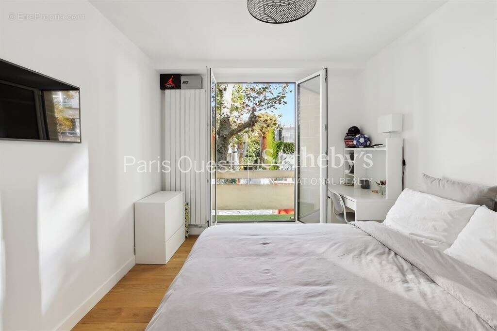 Appartement à NEUILLY-SUR-SEINE