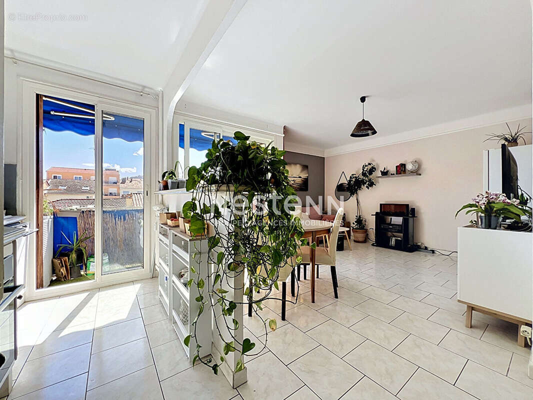 Appartement à VALLAURIS