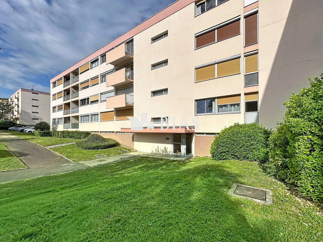 Appartement à SAINT-PIERRE-LES-ELBEUF