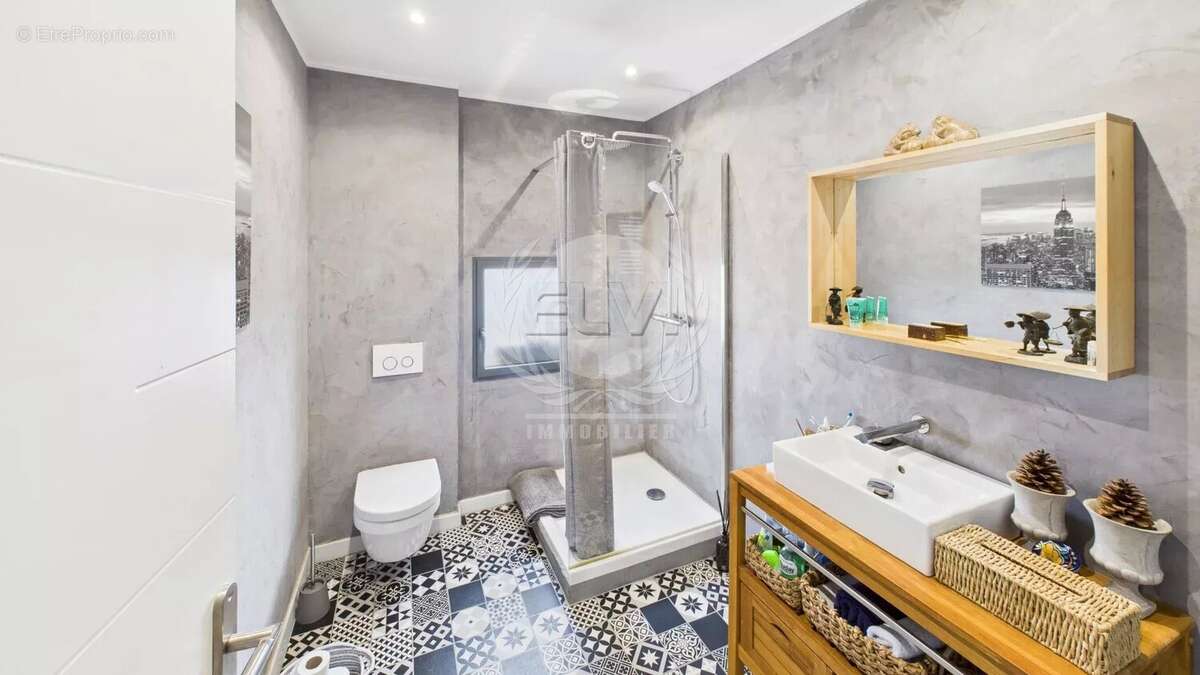 Maison à PLAN-DE-LA-TOUR