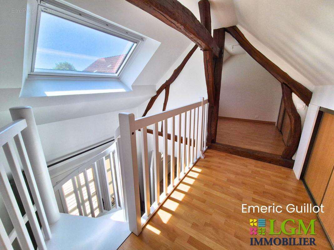  À VENDRE – Maison de bourg entièrement rénovée de 110 m² - 3 Chambres - Bureau - Terrasse - Atelier - appentis - Cave - Chambon - photo 13