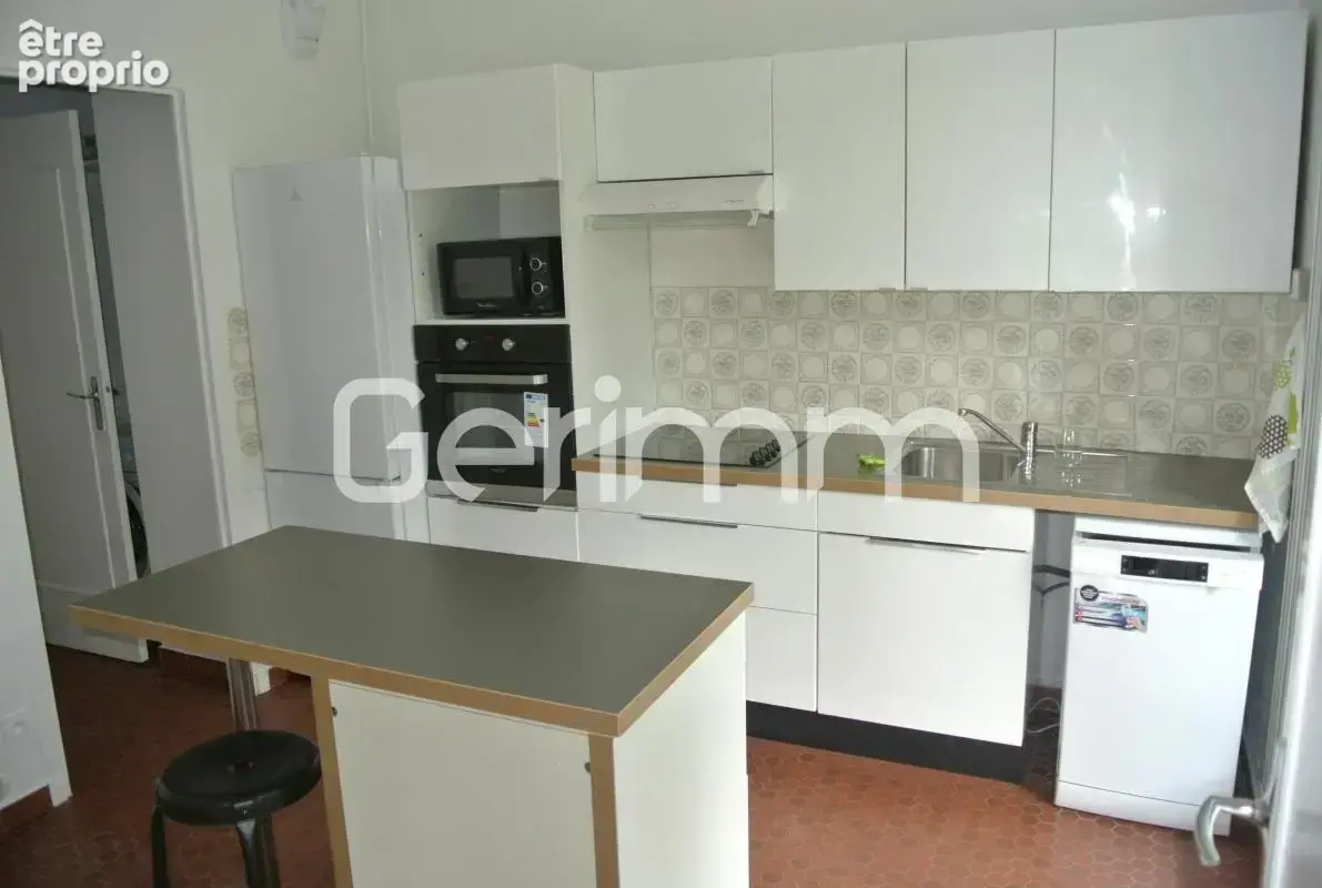 Vente - Appartement - 2 pièces + cuisine - 79 m² - 265 000 € - - photo 2