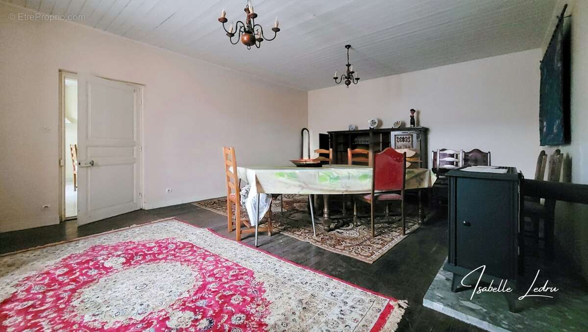 Maison à SION-LES-MINES