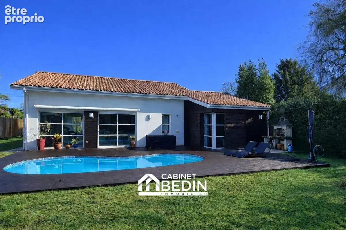Maison à LEOGNAN