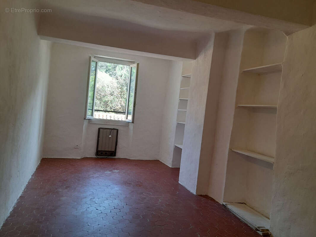 Maison à ENTRECASTEAUX