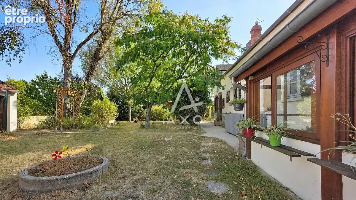 A VENDRE à CEPOY  Vaste maison de caractère, 5 chambres et nombreuses dépendances - photo 2
