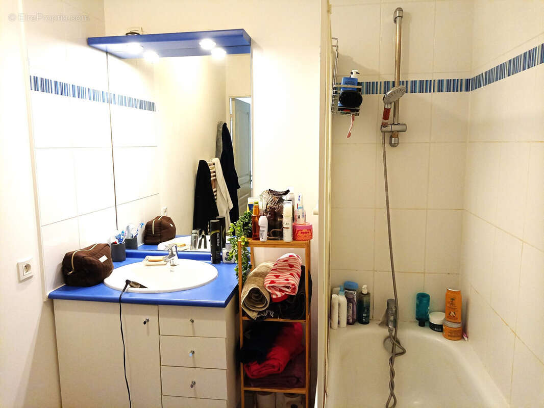 Appartement 42 m² à Avrille  - photo 5